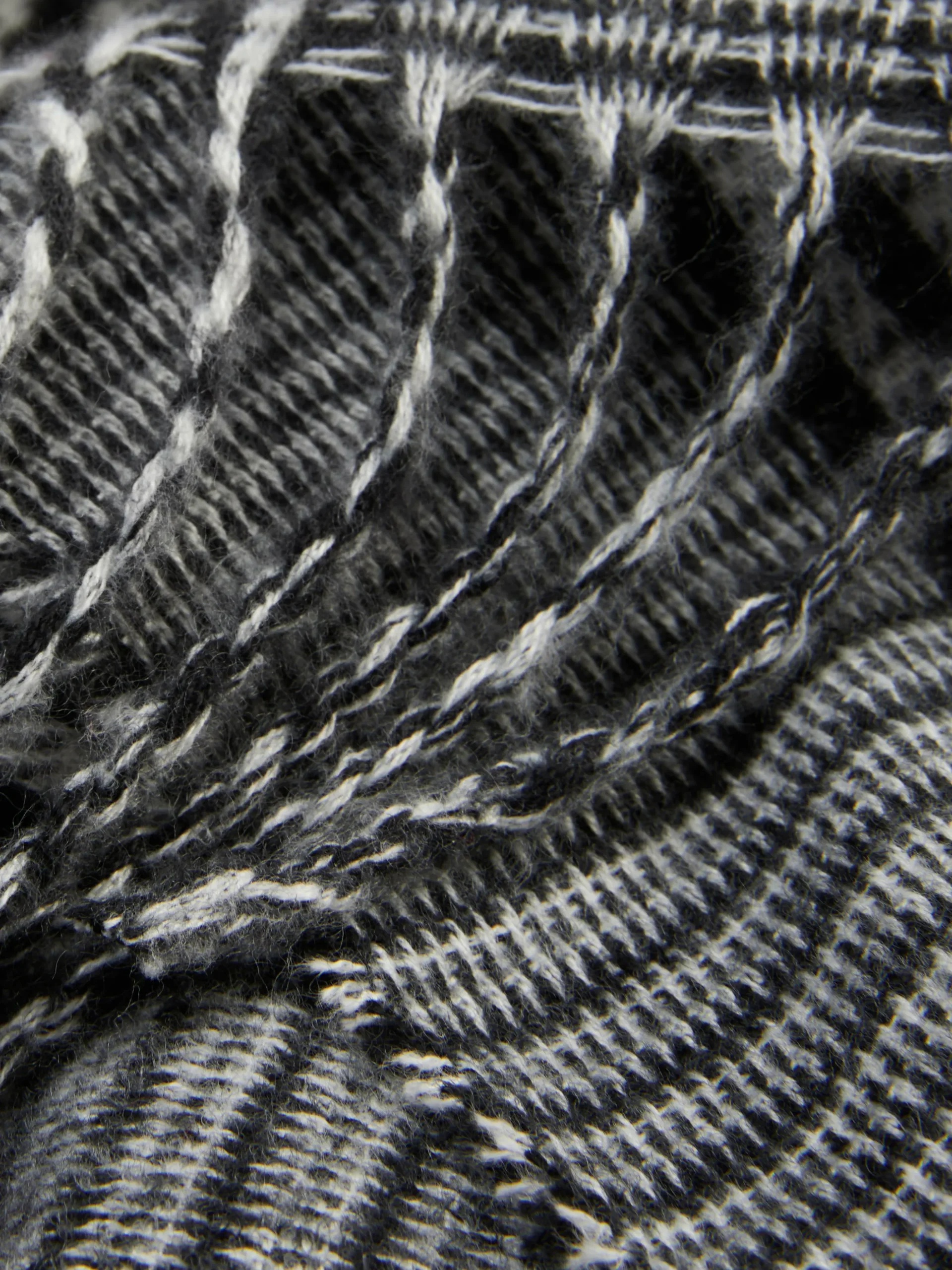 Check Fringe Trim Scarf