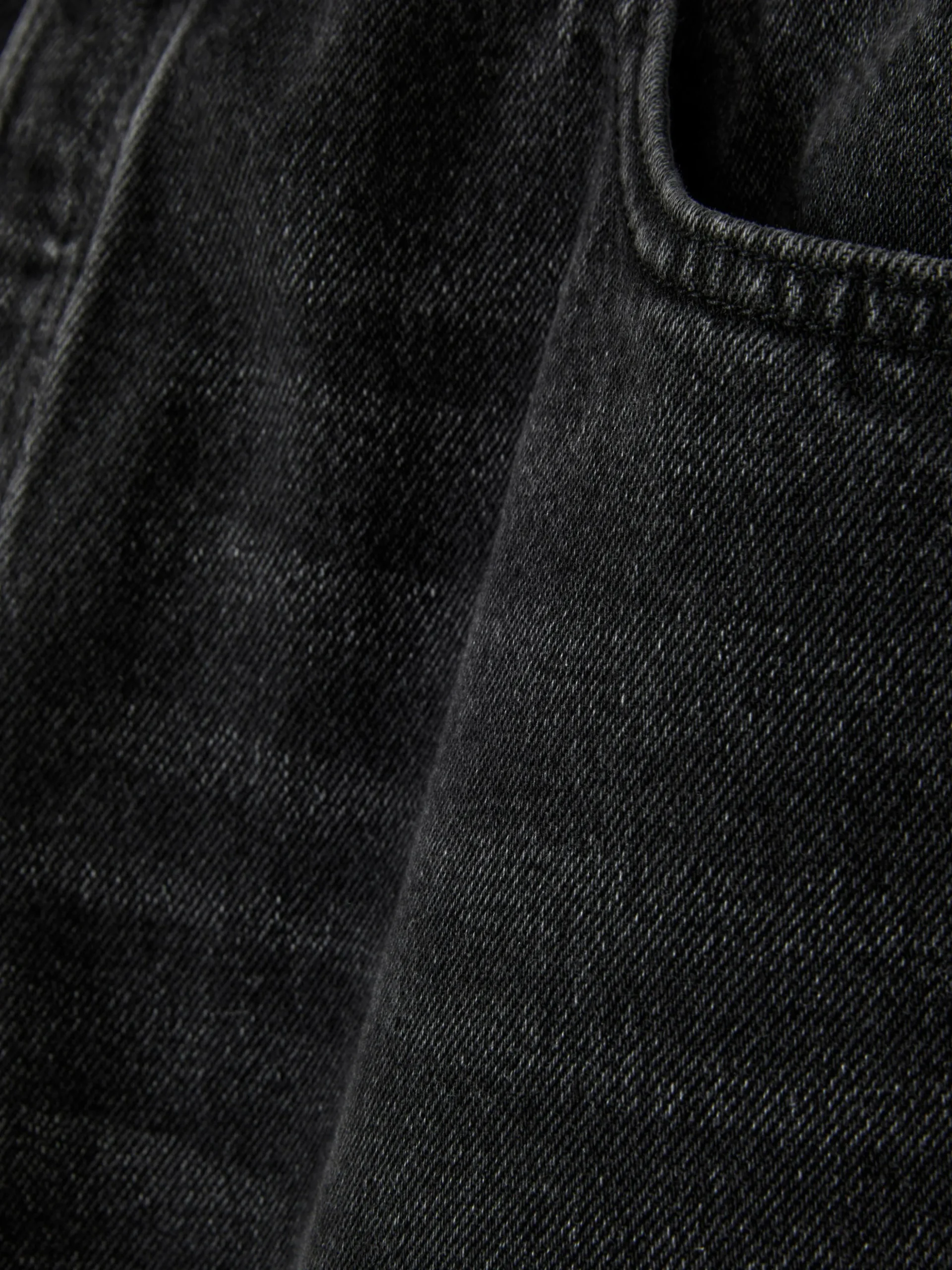 Loose Fit Jeans