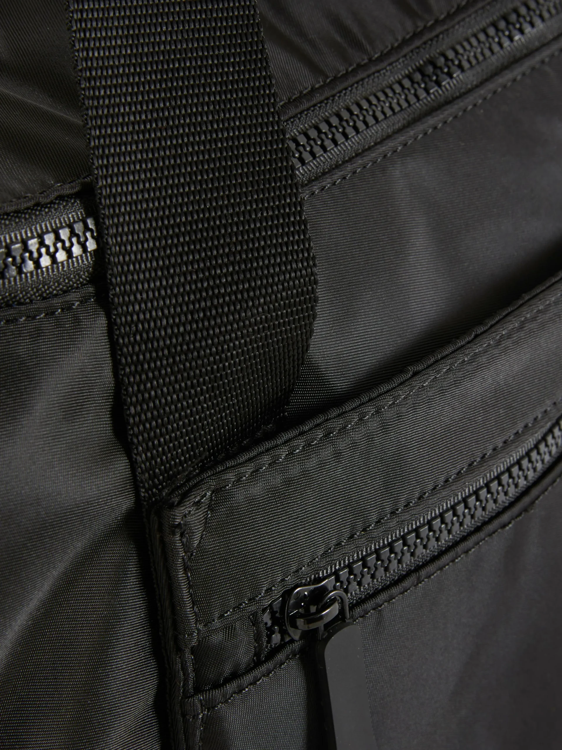 Multi-Compartment Weekender