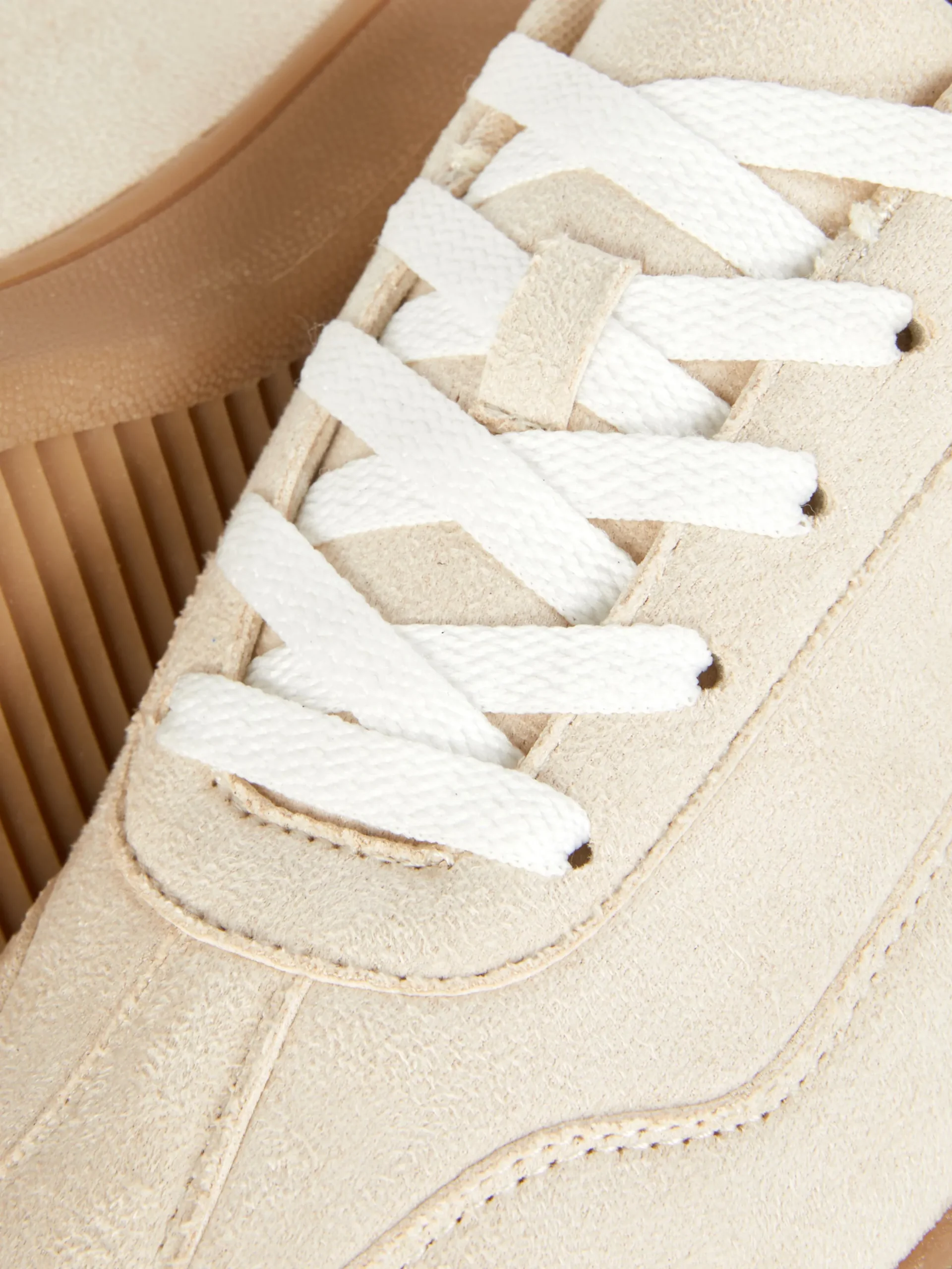 Natural Gum Sole Low-Tops