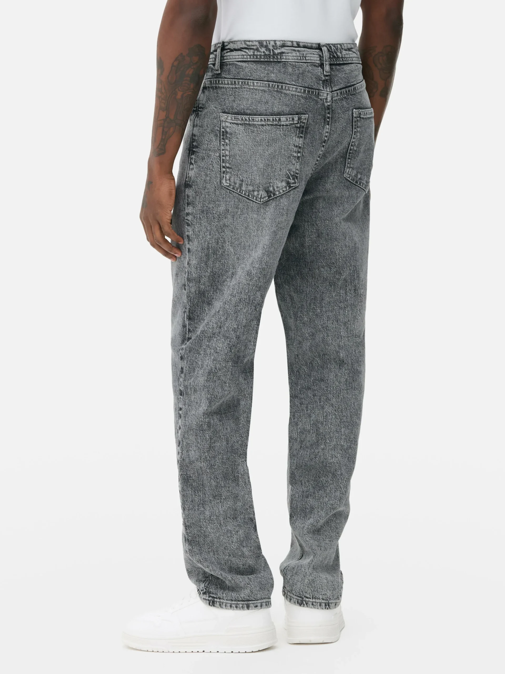 Relaxed Straight Jeans