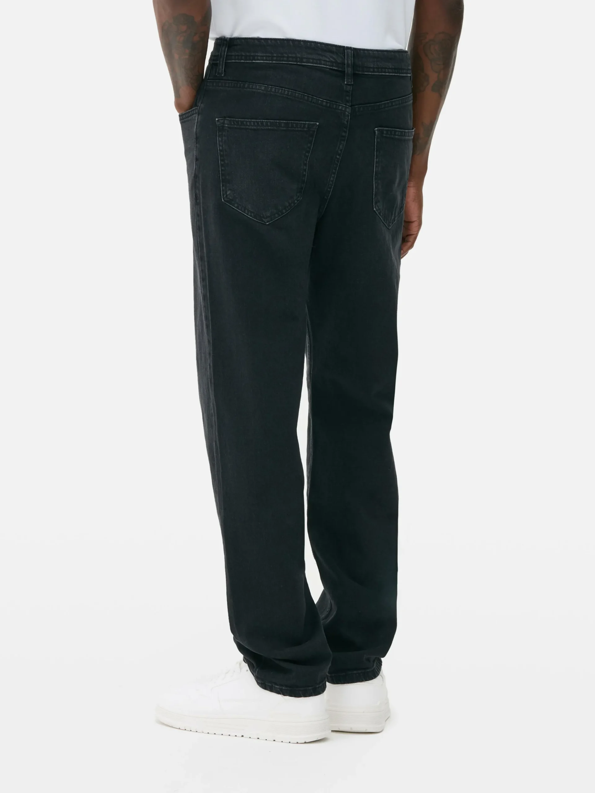 Relaxed Straight Jeans