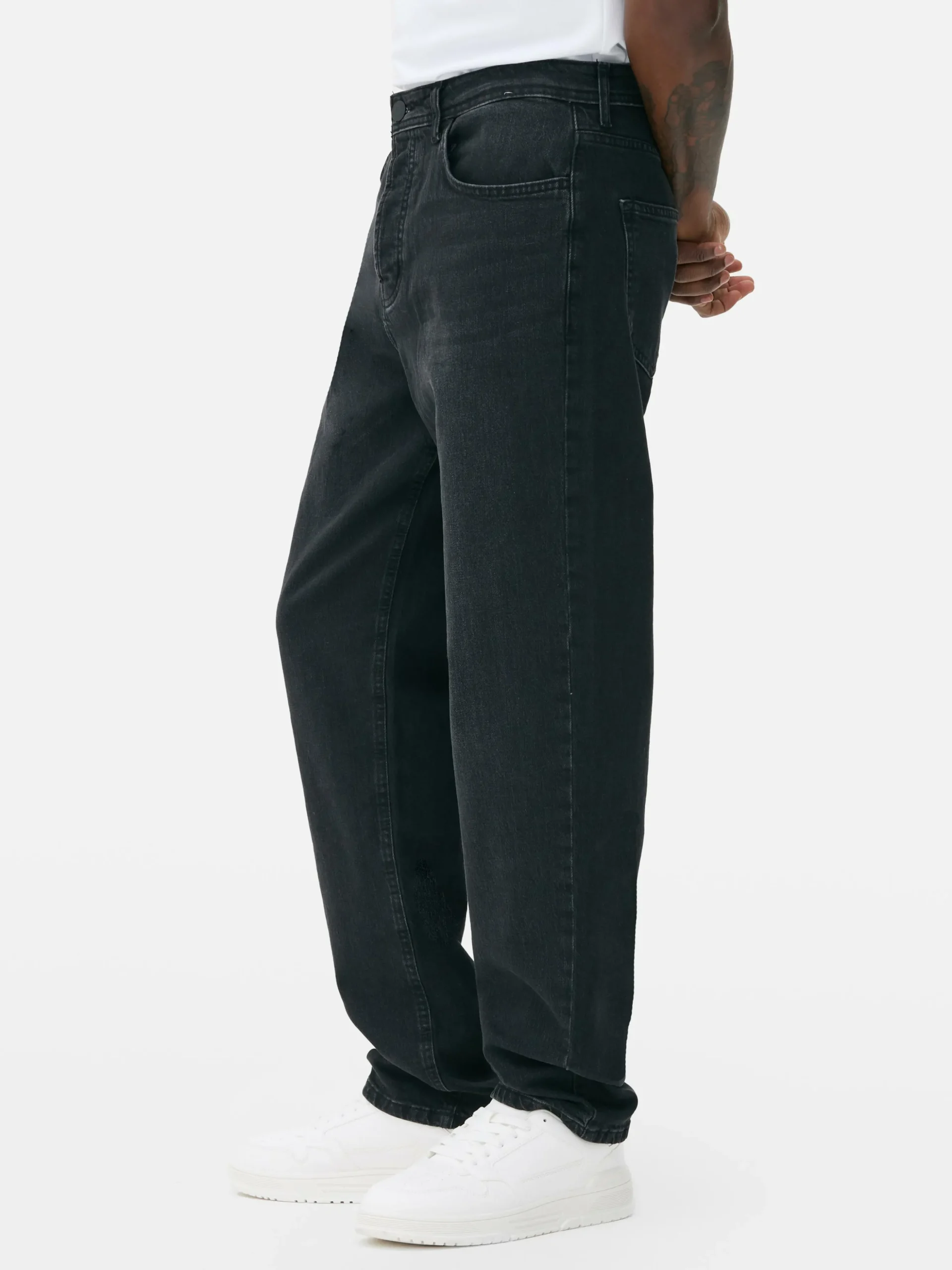 Relaxed Straight Jeans