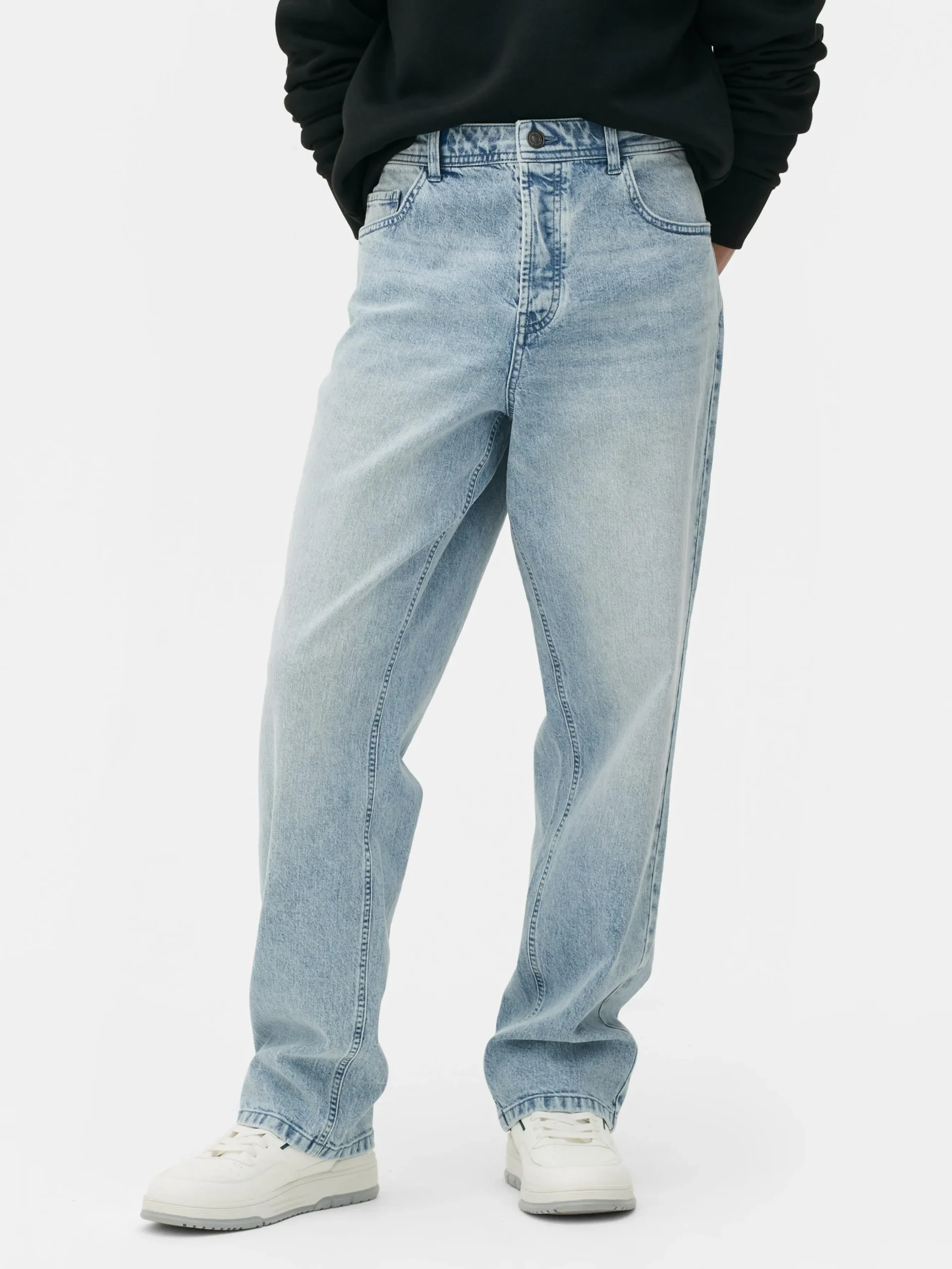 Relaxed Straight Jeans