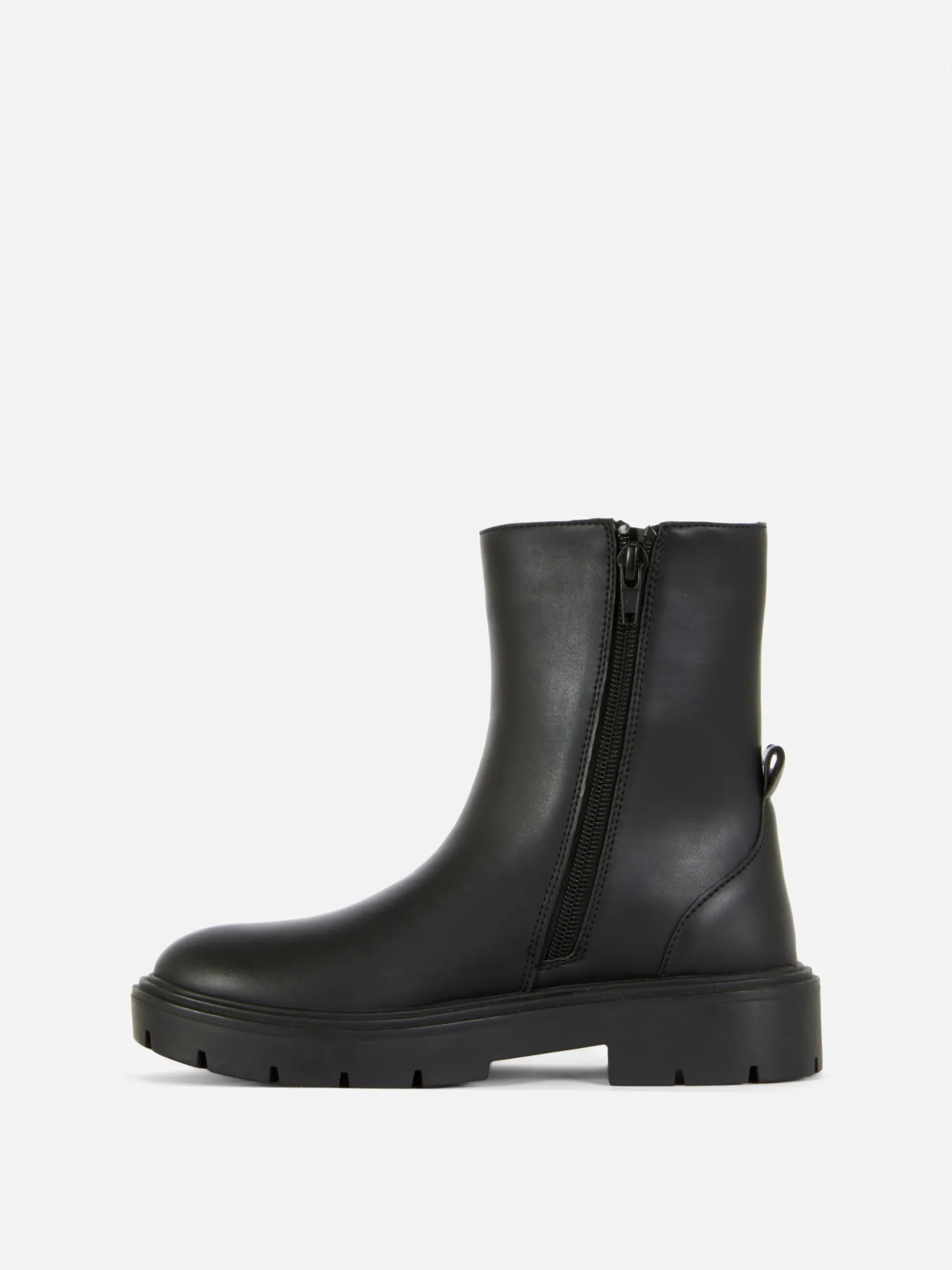 Round Toe Chelsea Boots